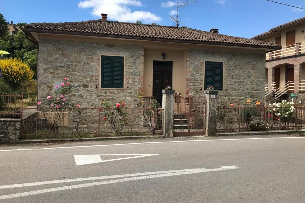 Villetta Indipendente Con Giardino Campiglia dʼOrcia Extérieur photo